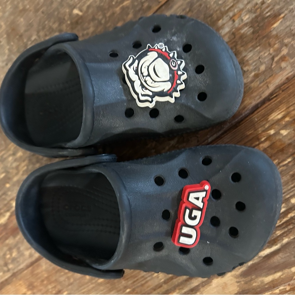 Kids (toddler) size 8 Black Crocs Shoes